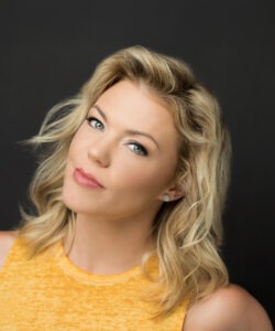 Robyn Hurder headshot